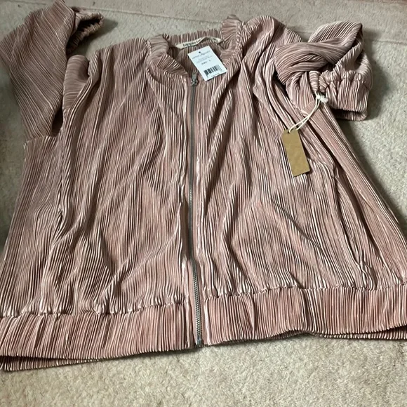 Hippie laundry women’s long sleeve blouse. Size large. NWT - Picture 9 of 9